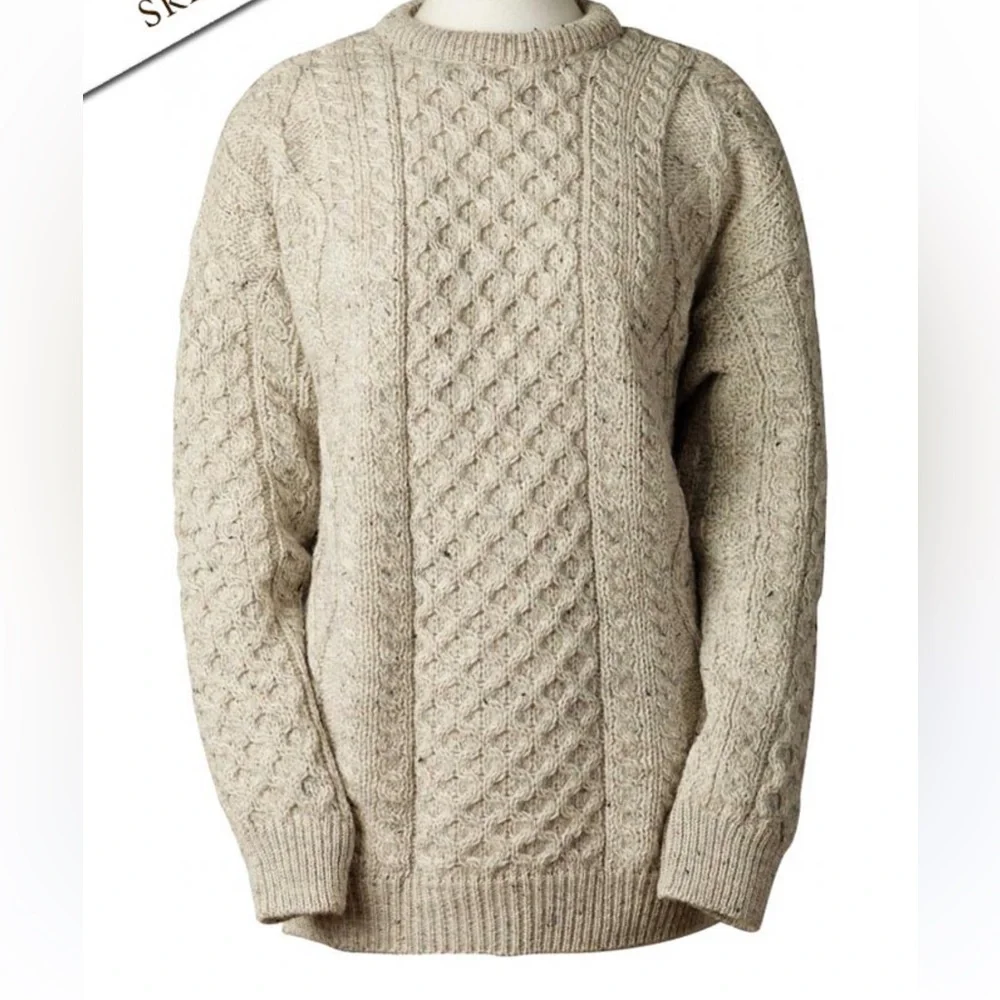 Men's Classic Cream Cable Knit Sweater - Picture 8 of 10